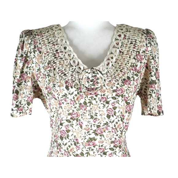 Vintage Paquette Too! Floral Dress with Rosette and Lace Collar Garden Cottage T - Picture 2 of 14